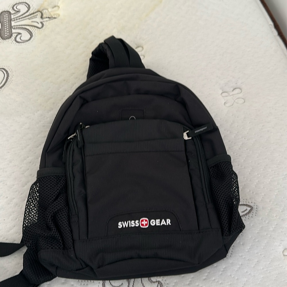 Small backpack never used 
Ideal for traveling